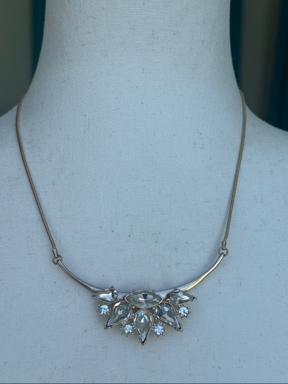 Banana republic statement necklace - NWOT